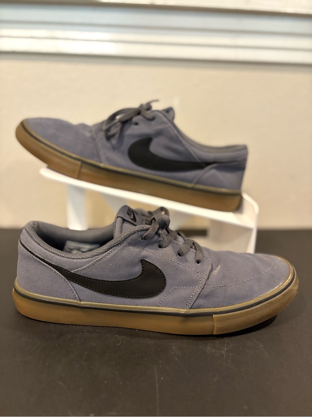 Nike SB Solarsoft Portmore Grey/Gum Mens Size 9.5 Skate Shoes 880268-009